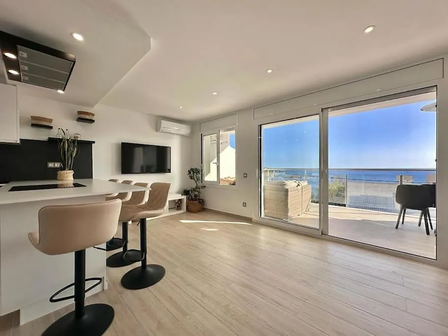 Apartment L'Horizon Bleu Vue Et Bord De Mer Canyelles Roses Spain